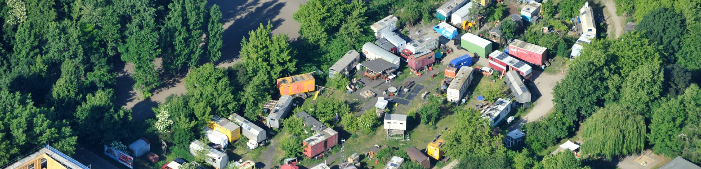 Alternativer Campingplatz und Wagenburg - Gelände in Berlin, Deutschland