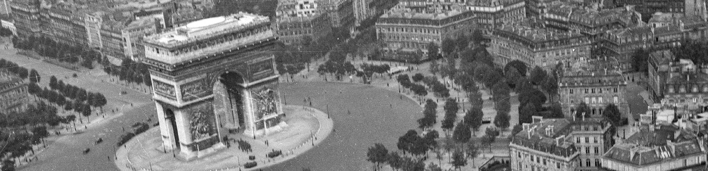 Street guide of famous promenade and shopping street 