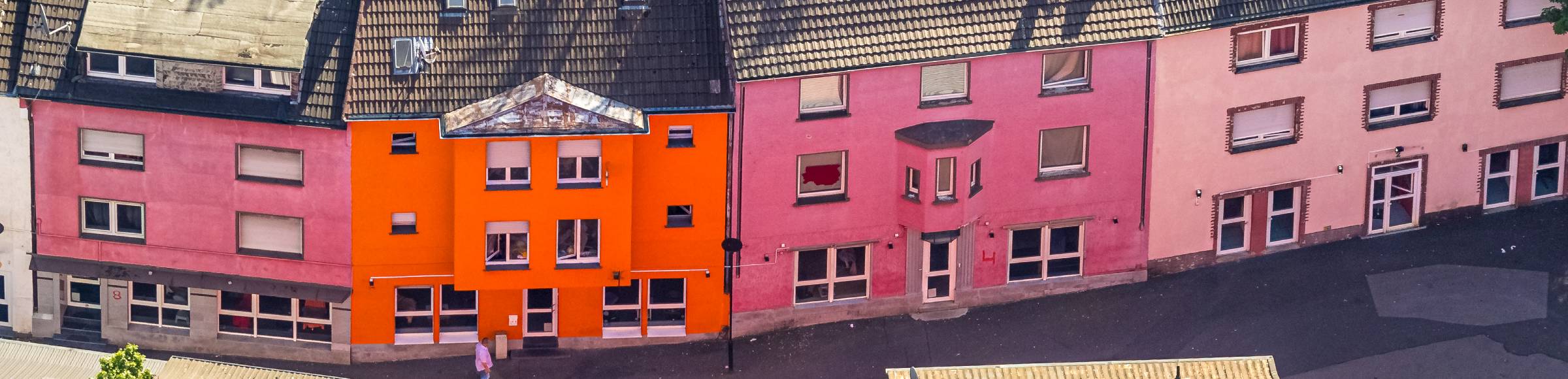 Straßenstrich und Prostitutionszentrum für käuflichen Sex als Dienstleistungs- Gewerbe im Rotlichtviertel Düppenbecker Straße in Hagen im Bundesland Nordrhein-Westfalen, Deutschland